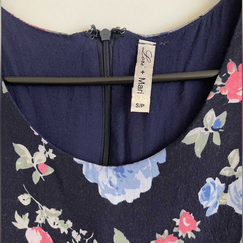 Spring flowers dress - Picture 3 of 4